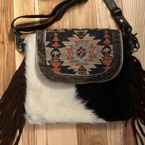 Myra crossbody